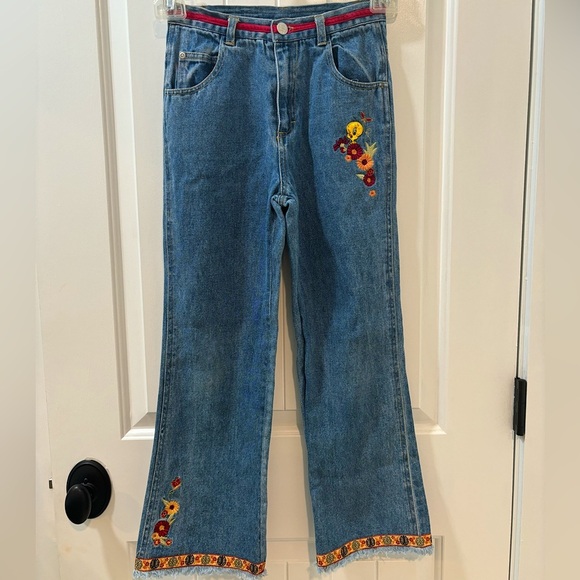 Looney Tunes - Embroidered Tweety Jeans - Picture 2 of 8